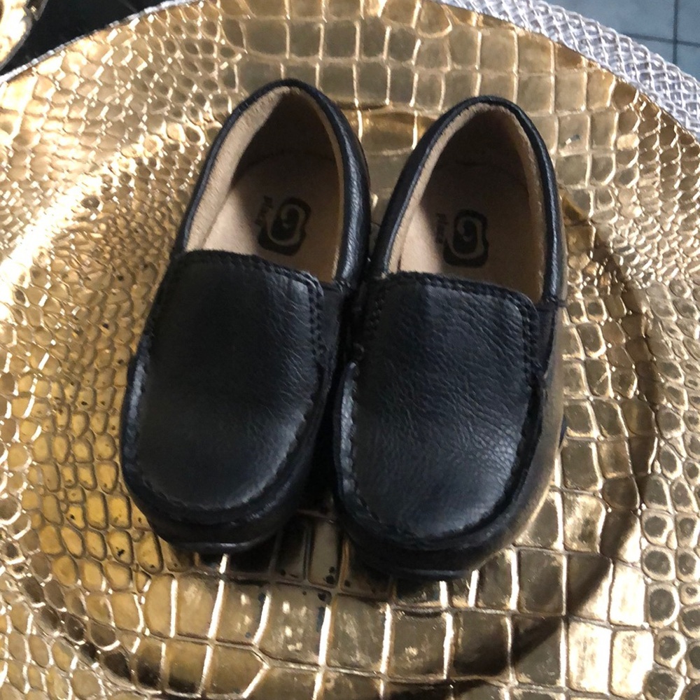 Toddler black shoes